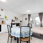 In - Insel Krk 53321 Апартаменты *