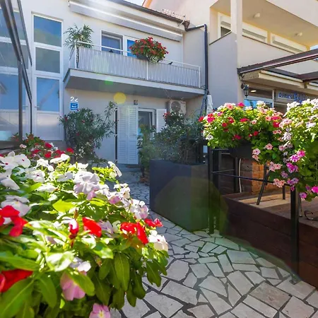 Апартаменты In - Insel Krk 53321 *